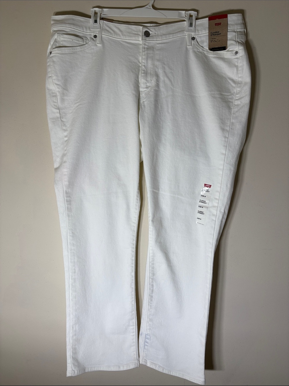 Levi's White Classic Straight Jeans. 20W. NWT.